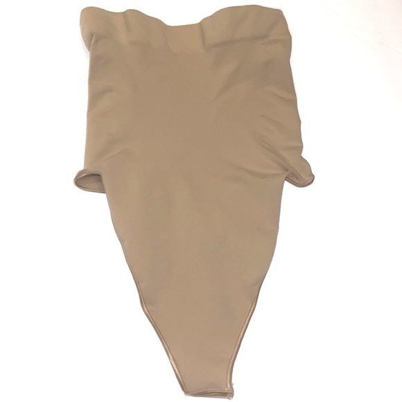 (B10) NEW SKIMS core control high-waisted thong, color Clay, Size S/M, NWOT - Picture 5 of 8